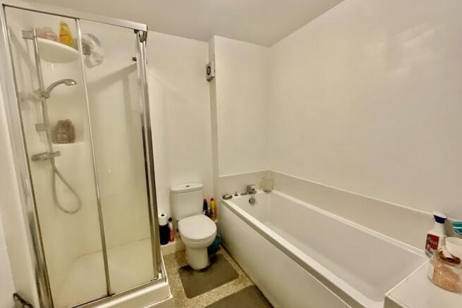2 bed Flat for sale Image 9