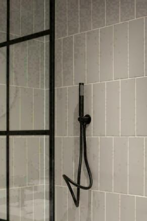 2 bed Apartment for sale Image 6