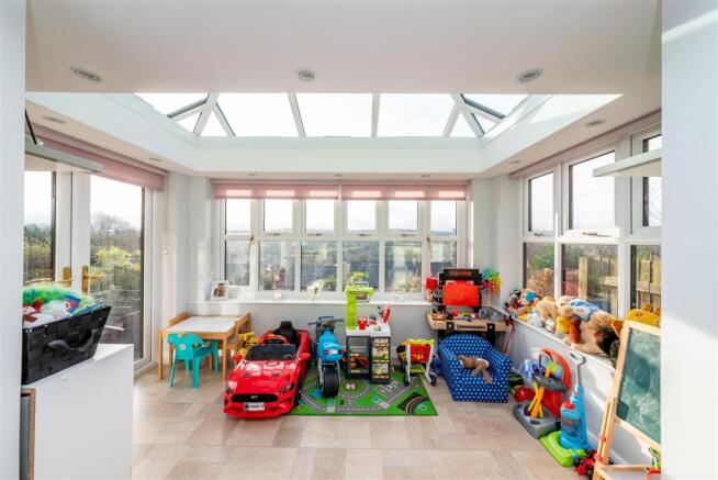 GARDEN ROOM