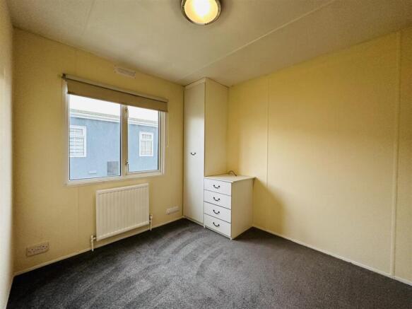 2 bed Park Home for sale Image 10