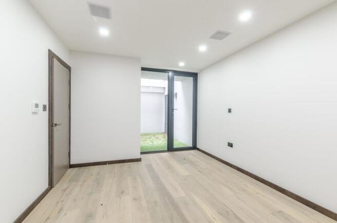 Shannon Court, Frognal, London, NW3 photo 5