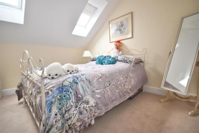 bed 2.jpg