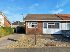 24, Rolls Avenue, Penpedairheol CF82 8HP