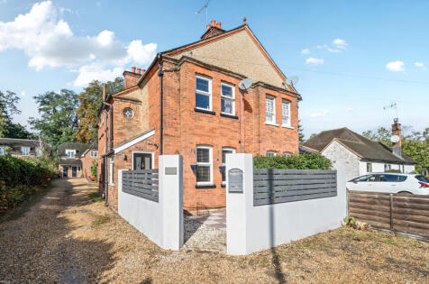 Fleet Road, Fleet, Hampshire, GU51