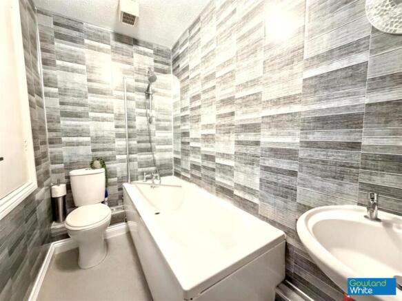 2 bed Semi-Detached for sale Image 8