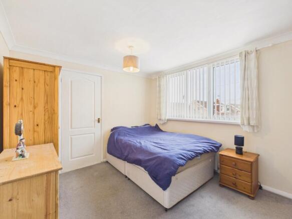 4 bed Semi-Detached Bungalow for sale Image 8