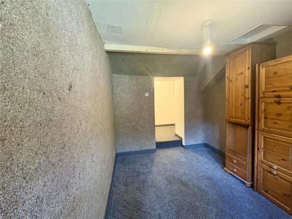 3 bed Semi-Detached to rent Image 6