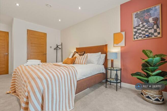 Principal Bedroom (Ensuite)