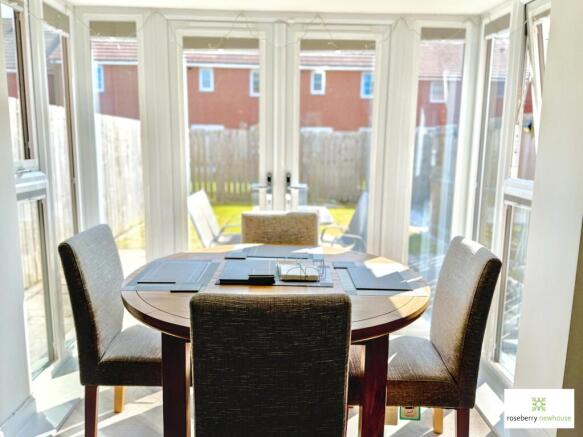 4 bed Semi-Detached for sale Image 7