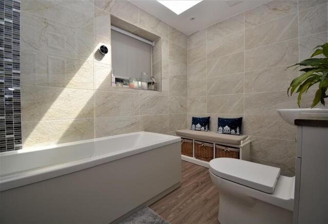 Family bathroom 