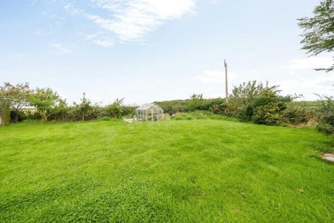 REAR GARDEN.jpg