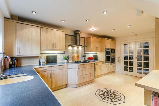8319339-interior29.jpg