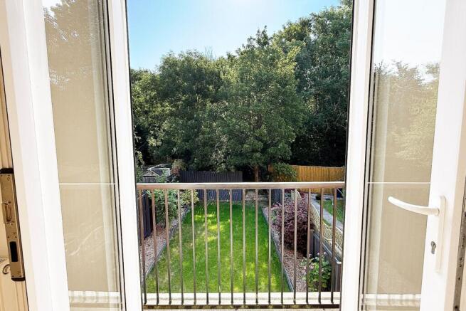 3 bed Town House for sale Image 11
