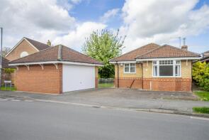 11, Thompson Drive, Strensall, York YO32 5ZN