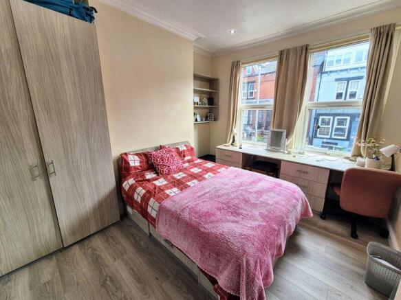 7 bed Terraced for sale Image 11