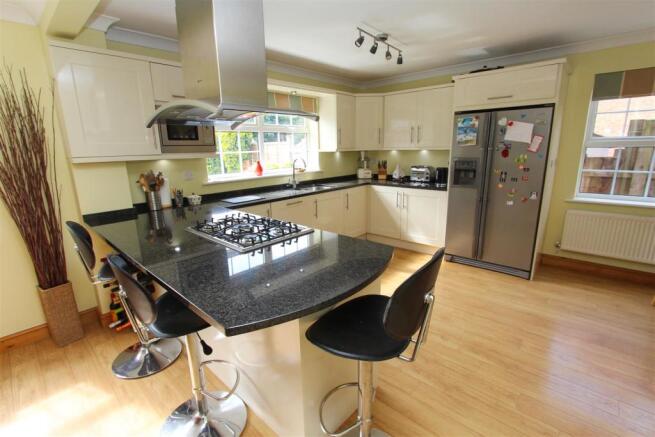KITCHEN.jpg