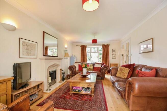 4 bed Detached for sale Image 5
