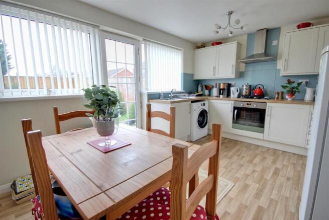 3 bed Semi-Detached for sale Image 4