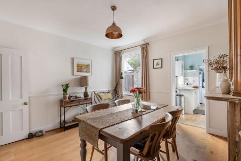 Queens Road, Guildford, GU1 4JJ