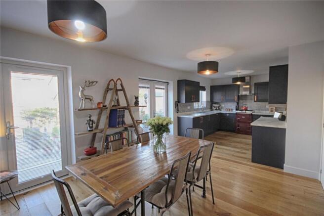 Dining/ Kitchen