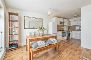 Flat 2, 1, Big Hill, Hackney, London E5 9HH