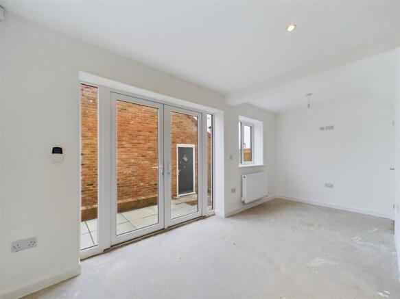 3 bed Semi-Detached for sale Image 6