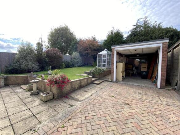 Garage & Parking