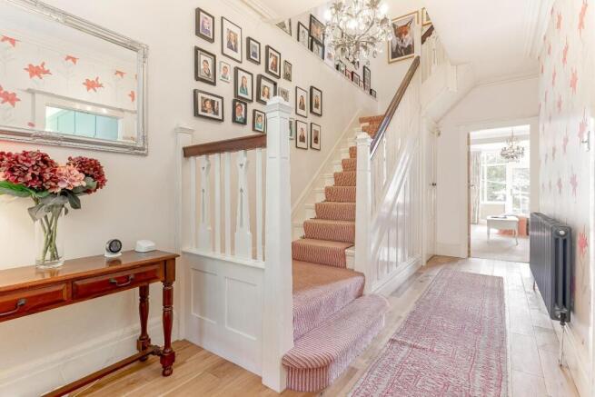 4 bed Detached for sale Image 7