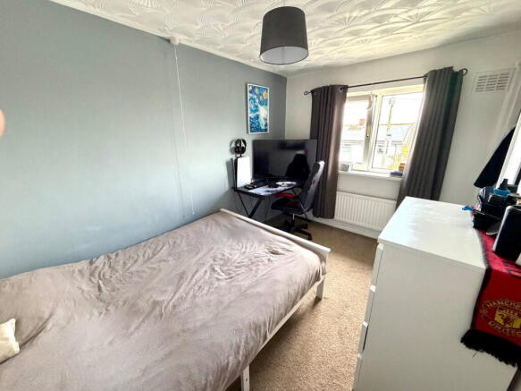 3 bed Town House for sale Image 11