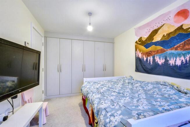 Bedroom 1_2.jpeg