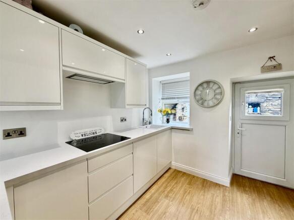2 bed Cottage for sale Image 6