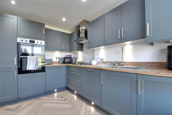 3 bed Semi-Detached for sale Image 6