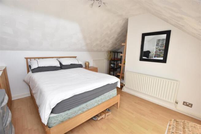 LOFT BEDROOM 4