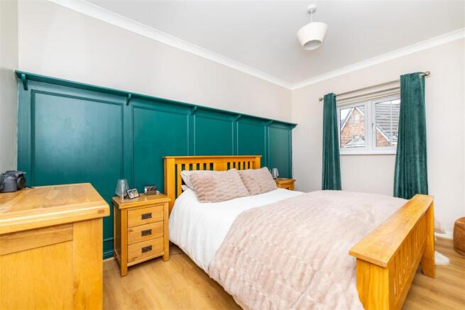 2 bed Apartment for sale Image 9