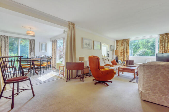 Living Room/Dinin...