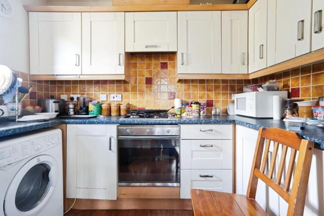 3 bed Apartment for sale Image 4
