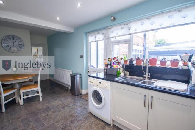 3 bed Terraced for sale Image 11