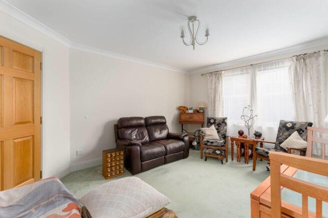 5 Provost Kirkpatrick Court, Peebles, EH45 8EW photo 3