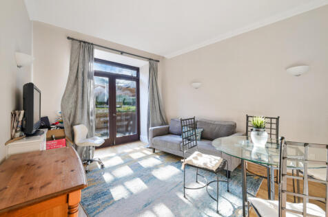 Whitehouse Apartments 9 Belvedere Road, London, SE1