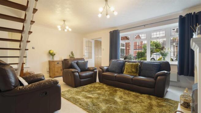 4 bed Detached for sale Image 8