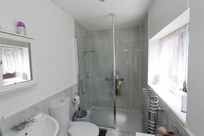 Guest Bathroom.JPG