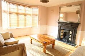 8a, Caversham Avenue, London N13 4LN