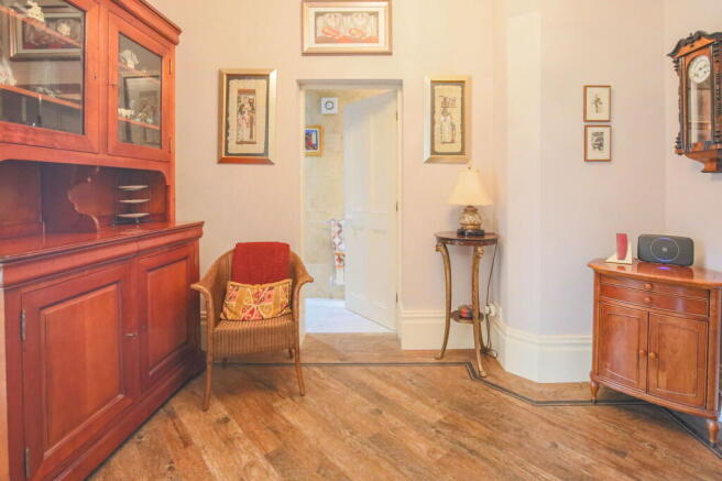 4 bed Detached for sale Image 11