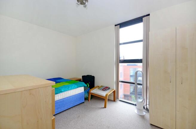 2 bed Flat to rent Image 11