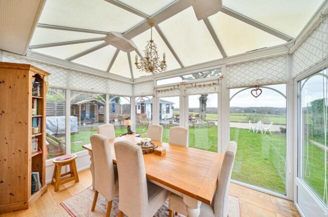4 bed Detached for sale Image 11