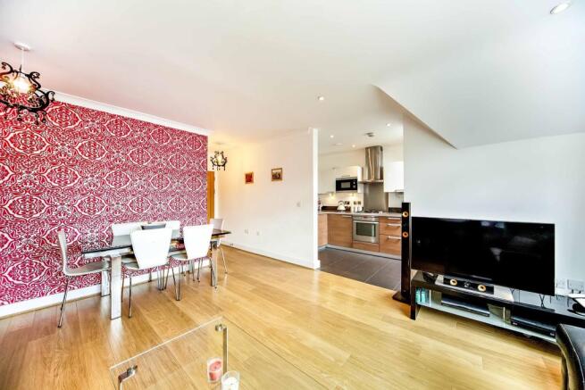 Lounge/dining room