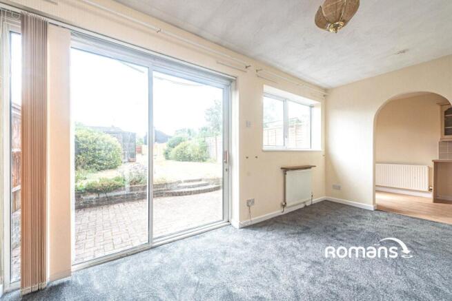 Redhatch Drive, Earley, Reading photo 4