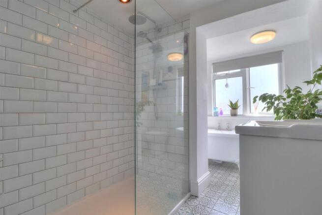 Family Bathroom.1.jpg