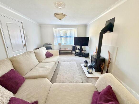 4 bed Detached for sale Image 4