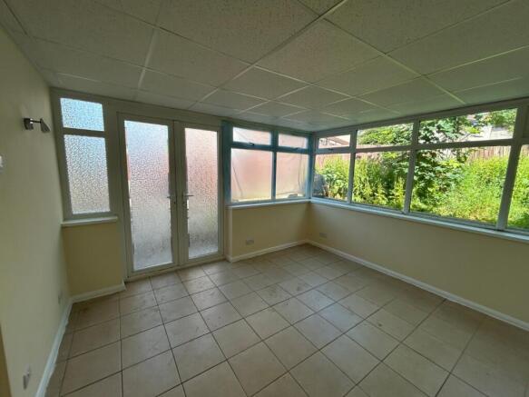 3 bed Semi-Detached to rent Image 8